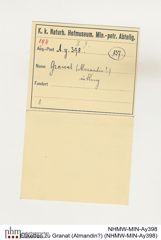 Etiketten zu Granat (Almandin?) (NHMW-MIN-Ay398)